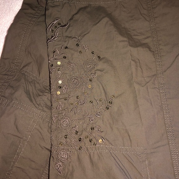 Gasoline Sz 12 New Capris. Khaki - Picture 6 of 6